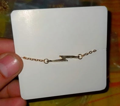 Elegant Spark Hand Bracelet – Golden