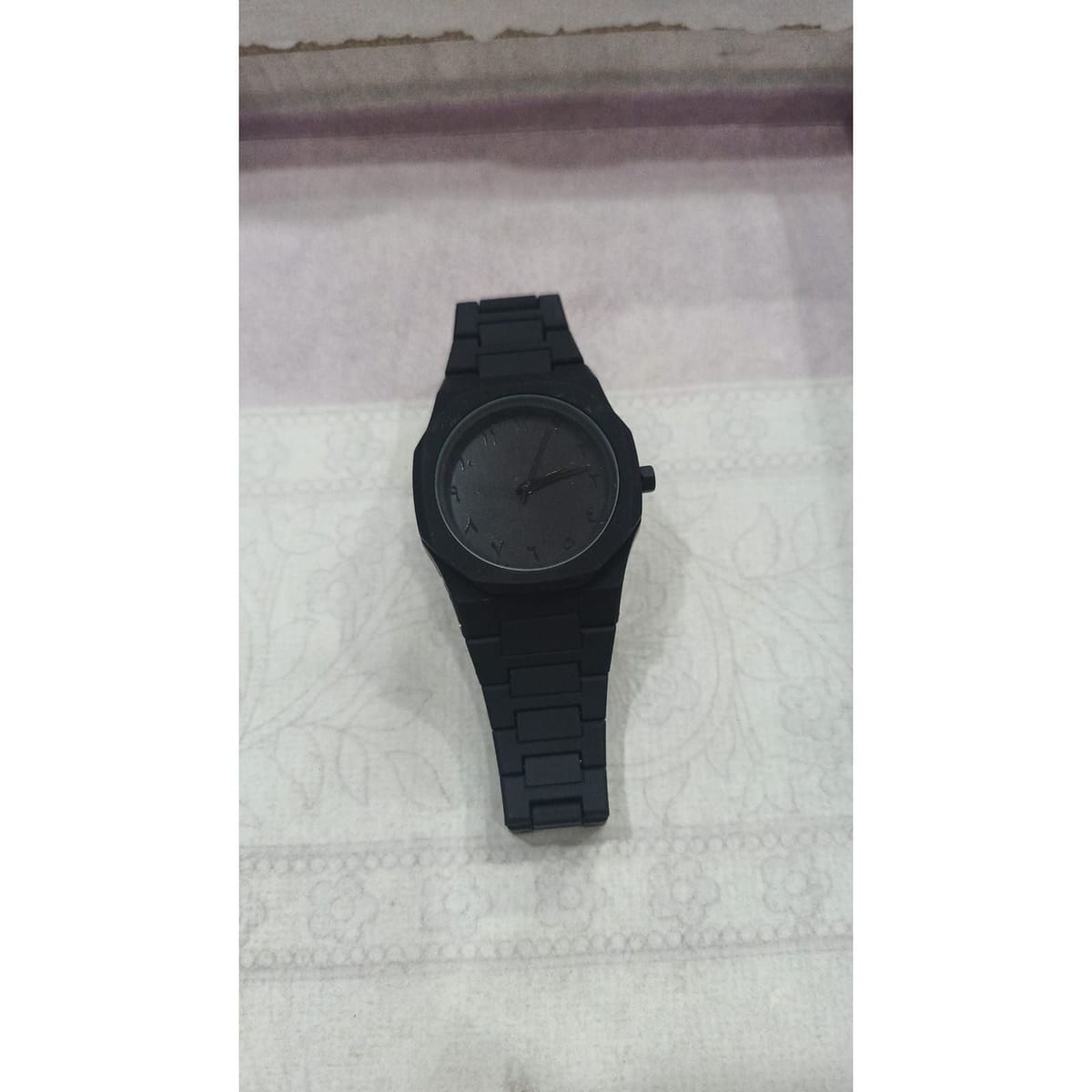 Black Analog Aura Watch - Soraqo