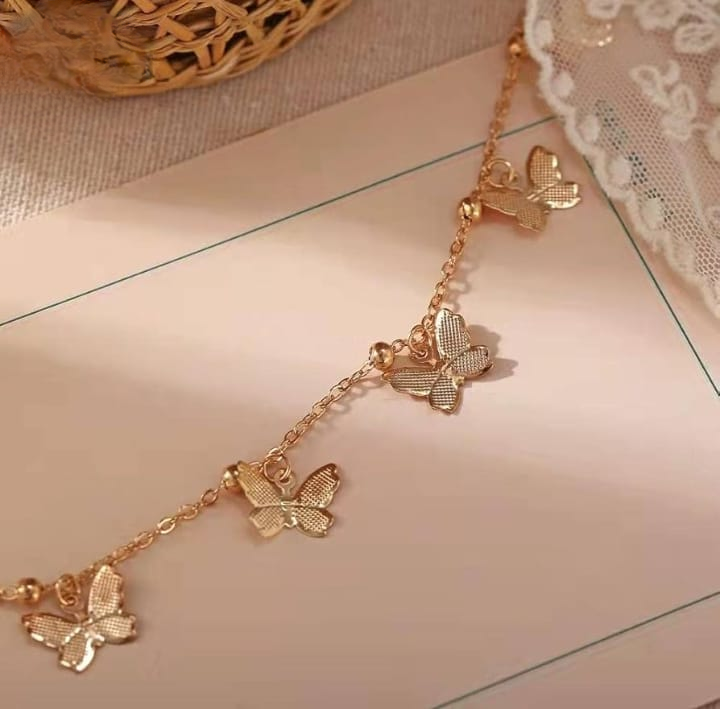 utterfly Charm Bracelet/Payal – Golden