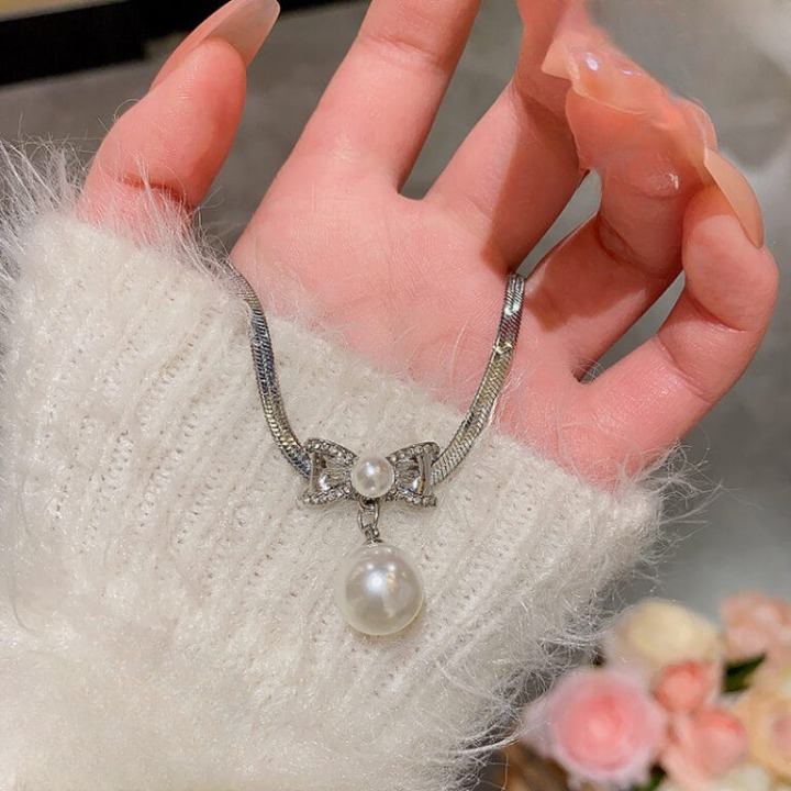 Korean Knot Pearl Pendant Necklace
