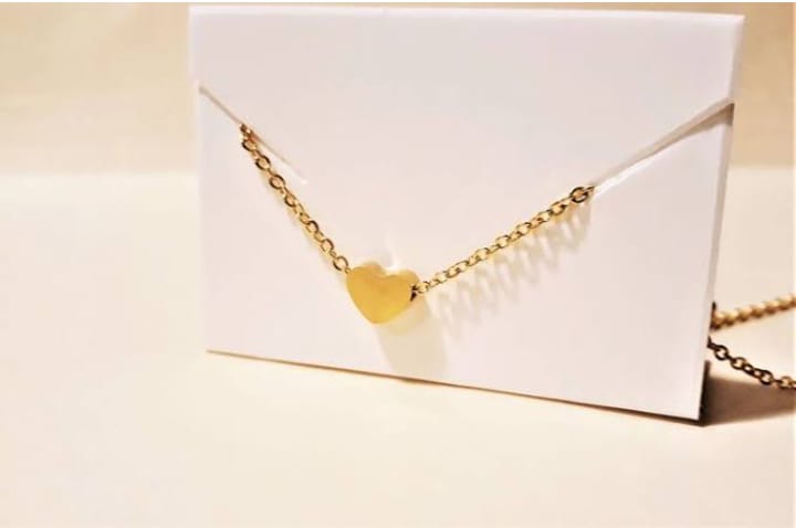 Tiny Heart Pendant Necklace – Golden